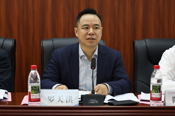 罗天洪校长讲话.jpg